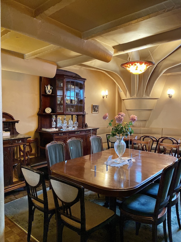 広尾 カフェアンセーニュダングルで琥珀の女王を(閉店) | レトロに恋して