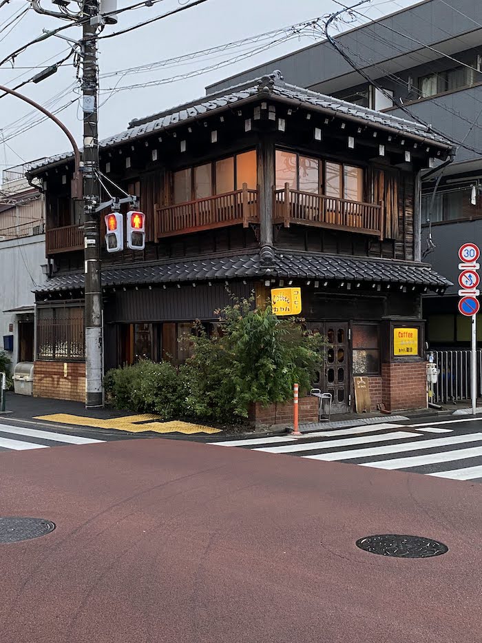 【中古】 当世下町珈琲茶屋事情/冬青社/武山博 ニュージェネレーションのお茶。華やかな余韻に癒されてみません