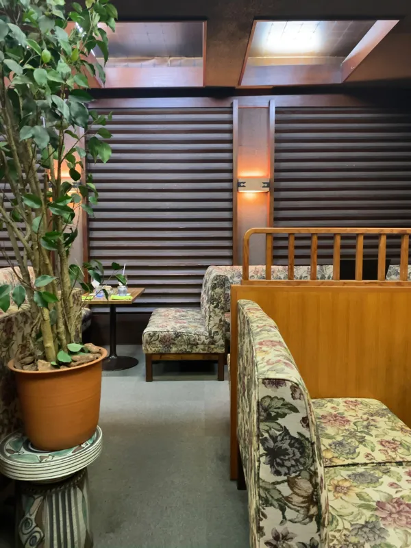 松戸 昭和ど真ん中なレトロ喫茶でコーヒー&シガレット「純喫茶 若松